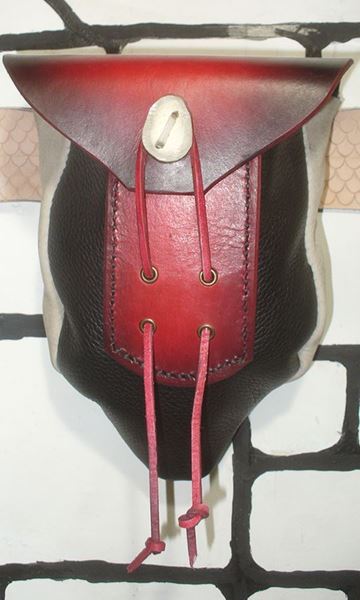 Pointed Bottom Leather Belt Pouch Red/Black